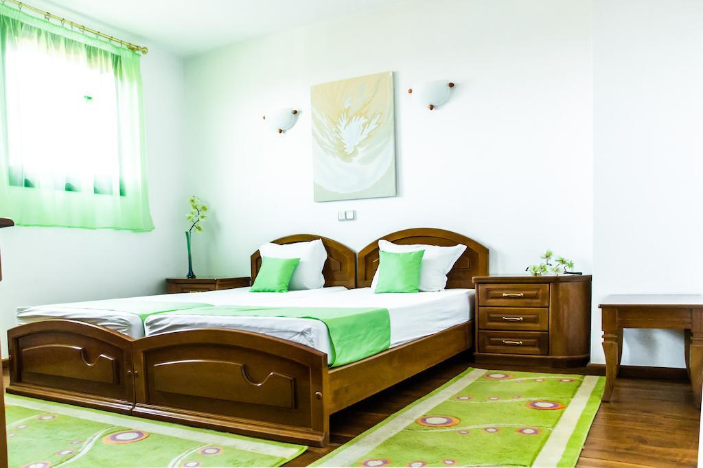 Family Hotel Elegance Arbanasi Habitación foto