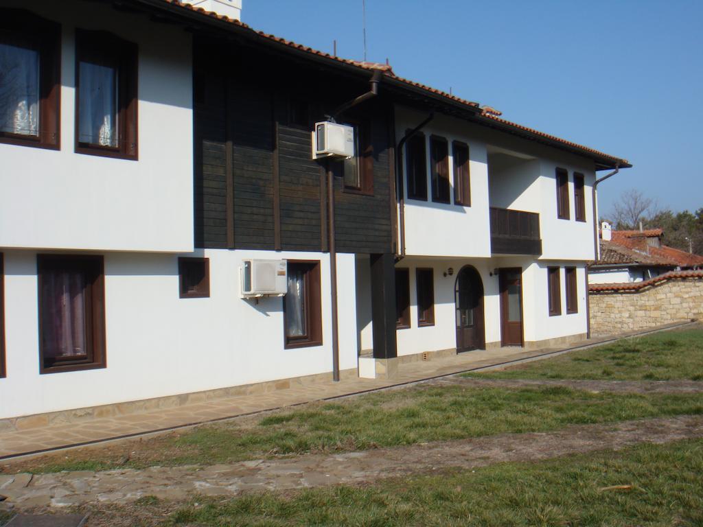 Family Hotel Elegance Arbanasi Exterior foto