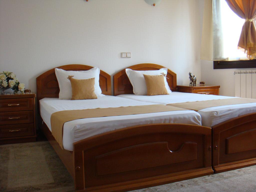 Family Hotel Elegance Arbanasi Habitación foto