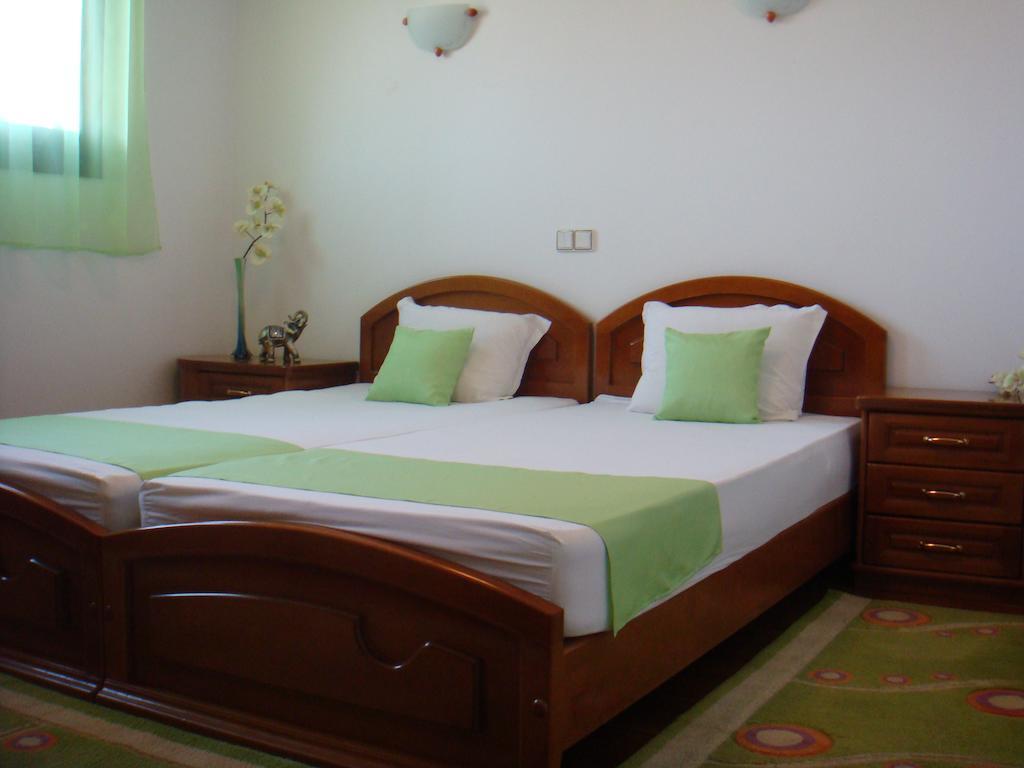 Family Hotel Elegance Arbanasi Habitación foto