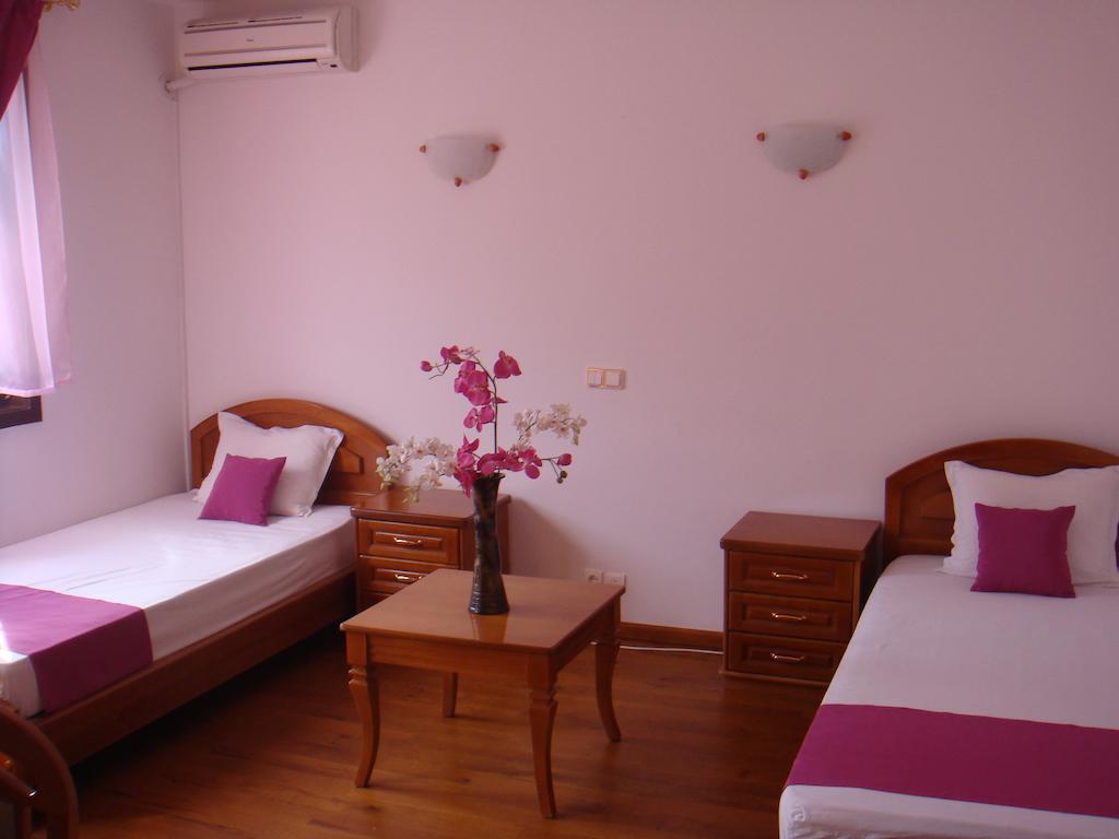 Family Hotel Elegance Arbanasi Habitación foto